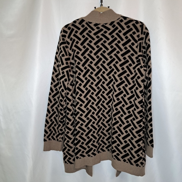 Carolyn Taylor Black and Tan Geometric Cardigan Women's XL #44 - Picture 2 of 10